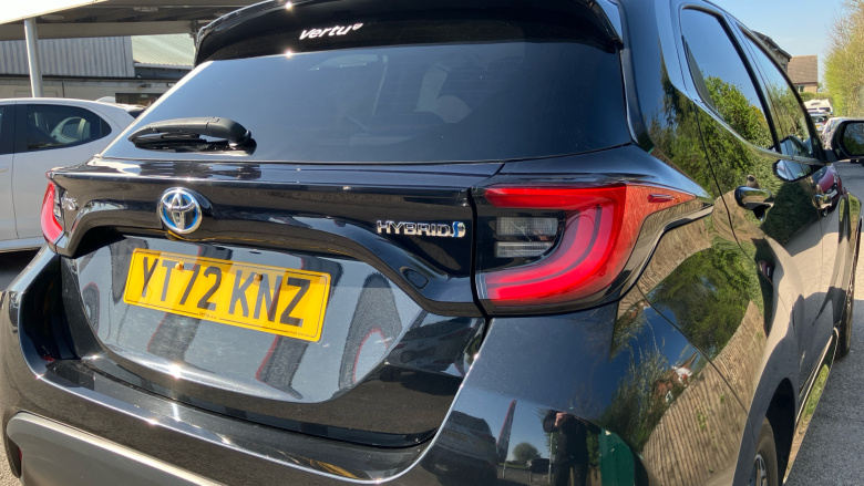 Toyota Yaris 1.5 Hybrid Design 5dr CVT [Nav] Hybrid Hatchback